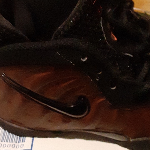 Nikes - Picture 5 of 5